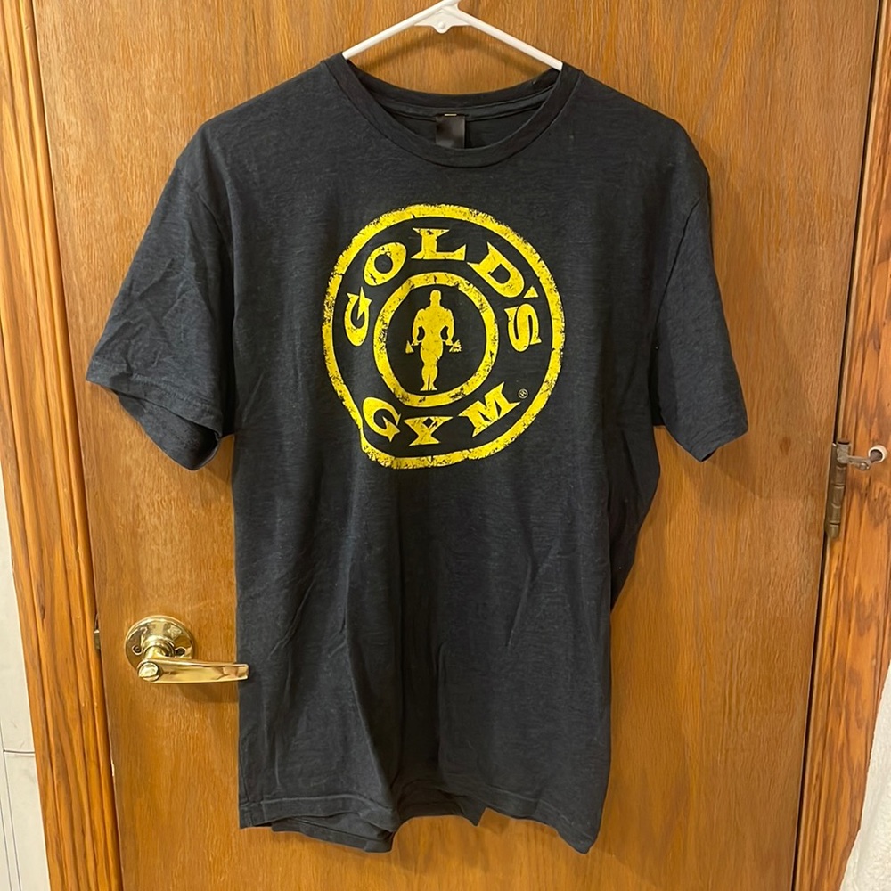 Golds gym t shirt large
